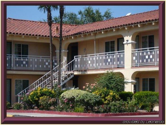 Golden Star Inn Сан Бернардино Екстериор снимка